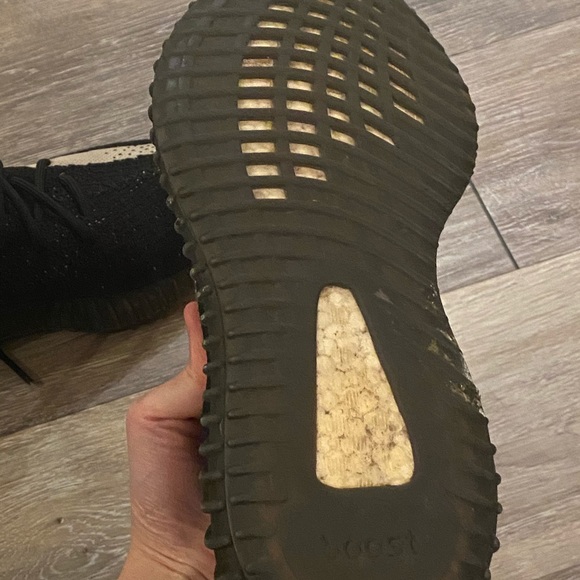 Yeezy 350 v2 Oreos - Picture 5 of 7